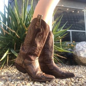 ✨🌵AUTHENTIC PYTHON SNAKESKIN COWBOY BOOTS (VTG)